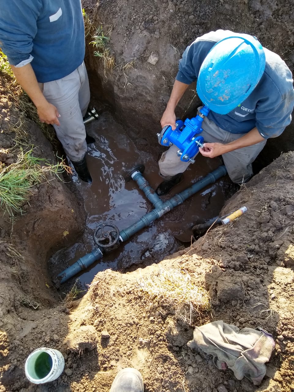 LA COOPERATIVA REALIZA MEJORAS EN LA RED DE AGUA POTABLE
