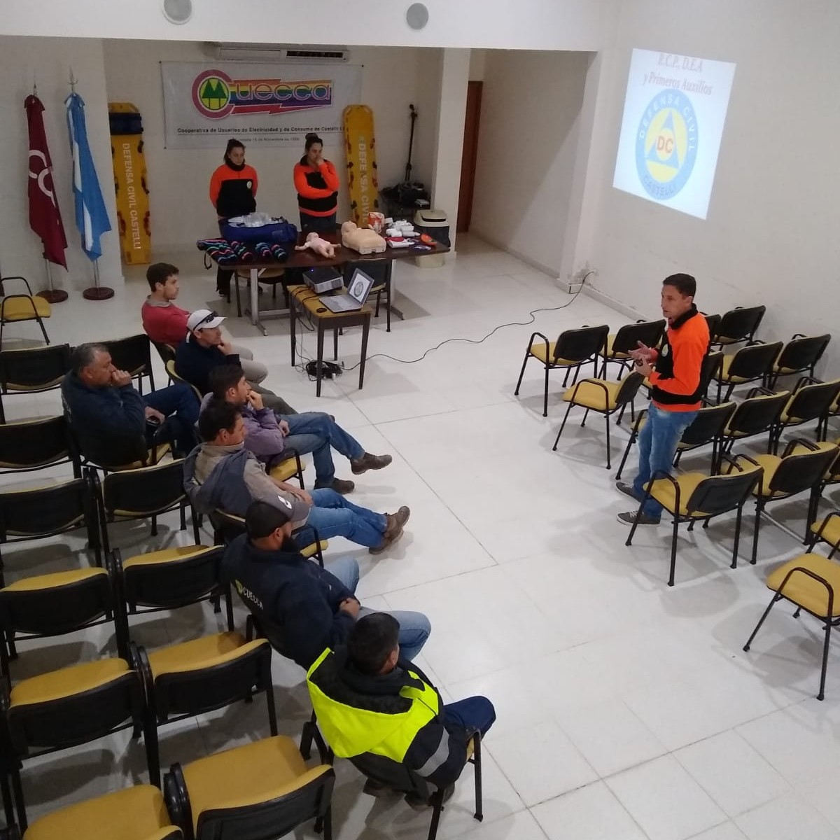 EL PERSONAL DE CUECCA SE SIGUE CAPACITANDO EN RCP Y PRIMEROS AUXILIOS